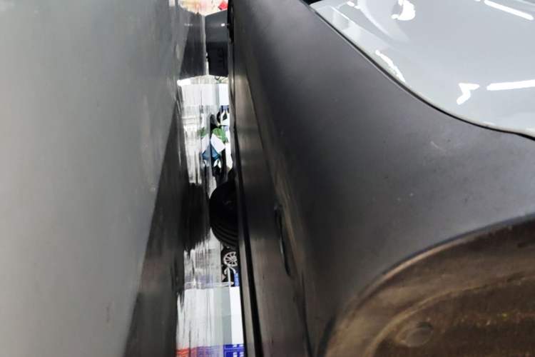 Used Tesla Model Y 2024 Rear-Wheel-Drive Version Left Side Sill