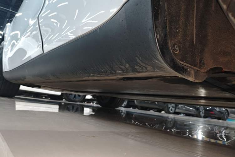 Used Tesla Model Y 2024 Rear-Wheel-Drive Version Left Side Sill