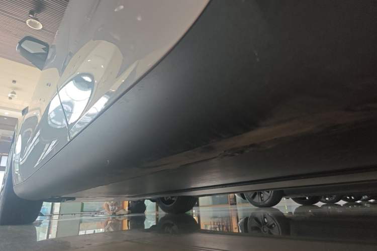 Used Tesla Model Y 2024 Rear-Wheel-Drive Version Left Side Sill