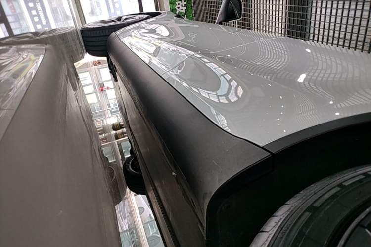 Used Tesla Model Y 2024 Long-Range All-Wheel-Drive Version Left Side Sill