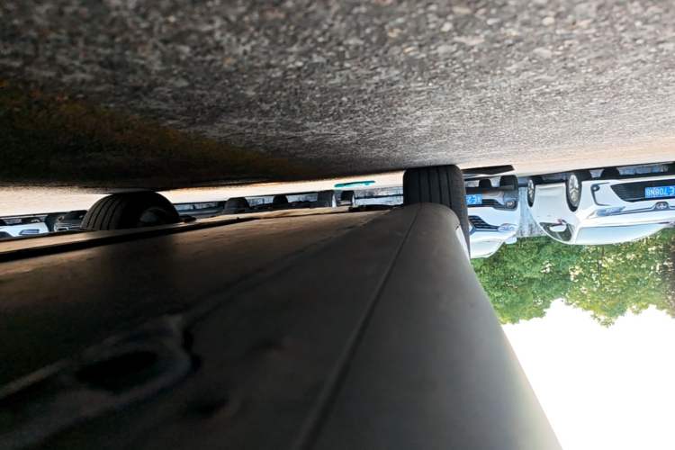 Used Tesla Model Y 2024 Rear-Wheel-Drive Version Left Side Sill