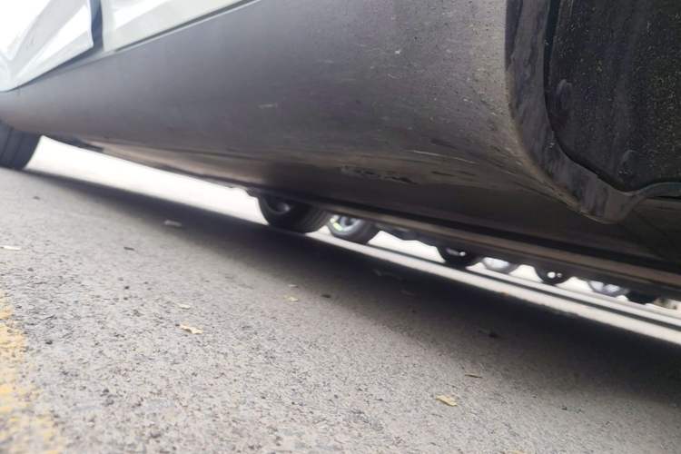 Used Tesla Model Y 2024 Rear-Wheel-Drive Version Left Side Sill