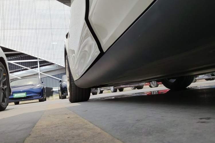 Used Tesla Model Y 2024 Rear-Wheel-Drive Version Left Side Sill