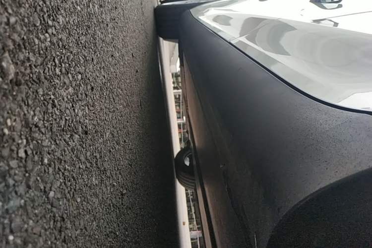 Used Tesla Model Y 2024 Rear-Wheel-Drive Version Left Side Sill