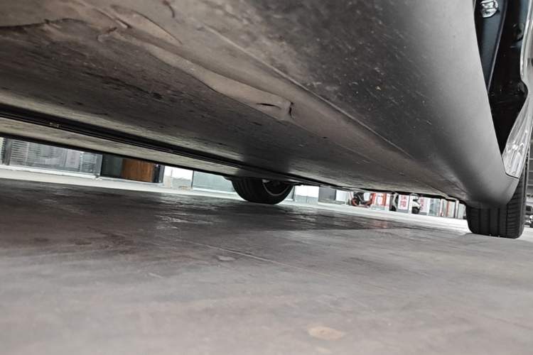 Used Tesla Model Y 2024 Rear-Wheel-Drive Version Left Side Sill