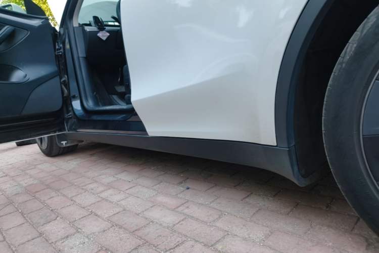 Used Tesla Model Y 2024 Rear-Wheel-Drive Version Left Side Sill