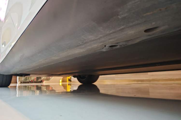 Used Tesla Model Y 2024 Rear-Wheel-Drive Version Left Side Sill