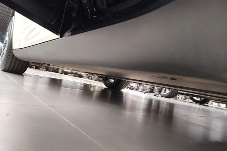 Used Tesla Model Y 2024 Rear-Wheel-Drive Version Left Side Sill