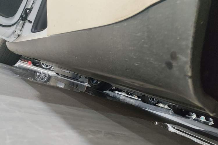 Used Tesla Model Y 2024 Rear-Wheel-Drive Version Left Side Sill