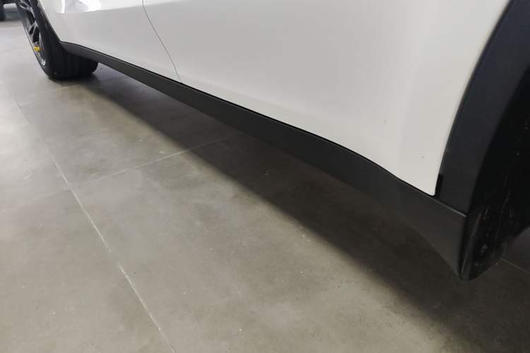 Used Tesla Model Y 2024 Rear-Wheel-Drive Version Left Side Sill