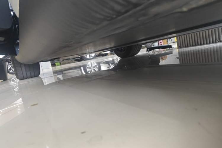 Used Tesla Model Y 2024 Rear-Wheel-Drive Version Left Side Sill