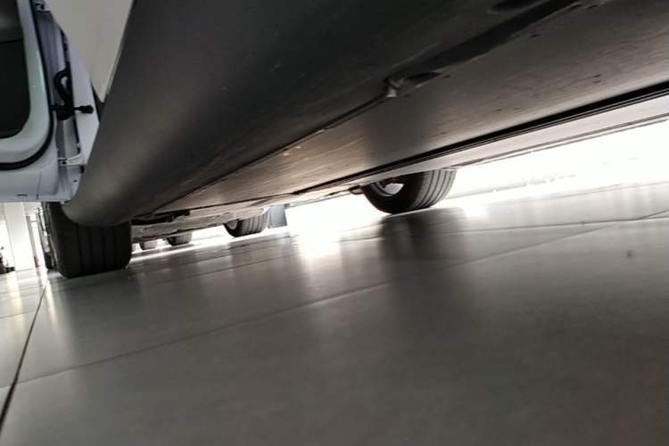 Used Tesla Model Y 2024 Rear-Wheel-Drive Version Left Side Sill