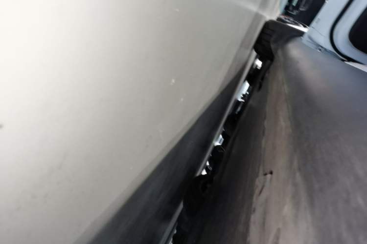Used Tesla Model Y 2024 Rear-Wheel-Drive Version Left Side Sill