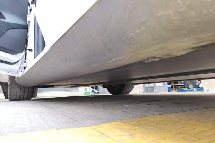 Used Tesla Model Y 2024 Rear-Wheel-Drive Version Left Side Sill