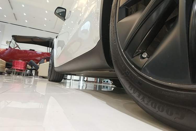 Used Tesla Model Y 2024 Rear-Wheel-Drive Version Left Side Sill