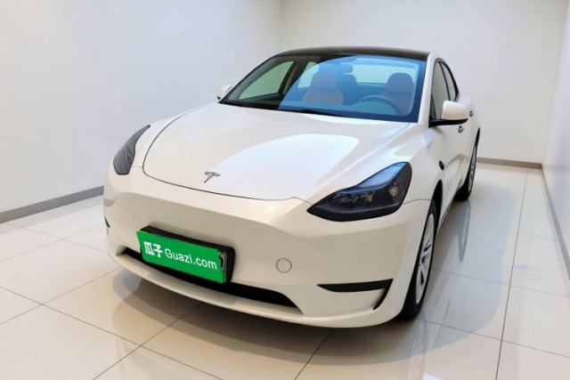 Używany Tesla Model Y 2024 Rear-Wheel-Drive Version