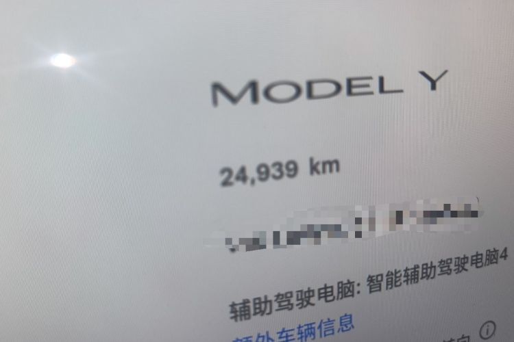 Used Tesla Model Y 2024 Rear-Wheel-Drive Version Odometer Close Up