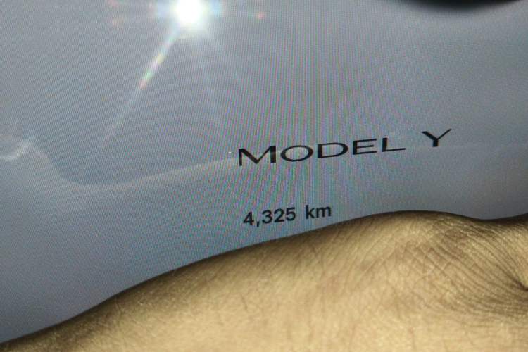 Used Tesla Model Y 2024 Rear-Wheel-Drive Version Odometer Close Up