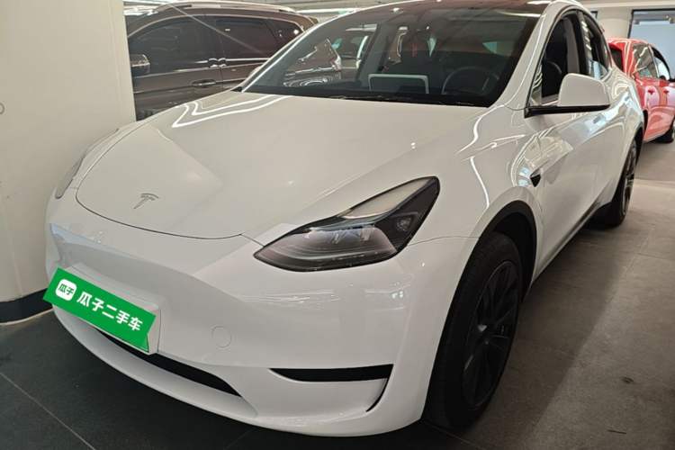 Tesla Model Y 2024 Rear-Wheel-Drive Version