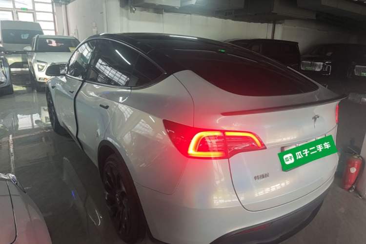 Used Tesla Model Y 2024 Rear-Wheel-Drive Version Rear Left 45 Deg