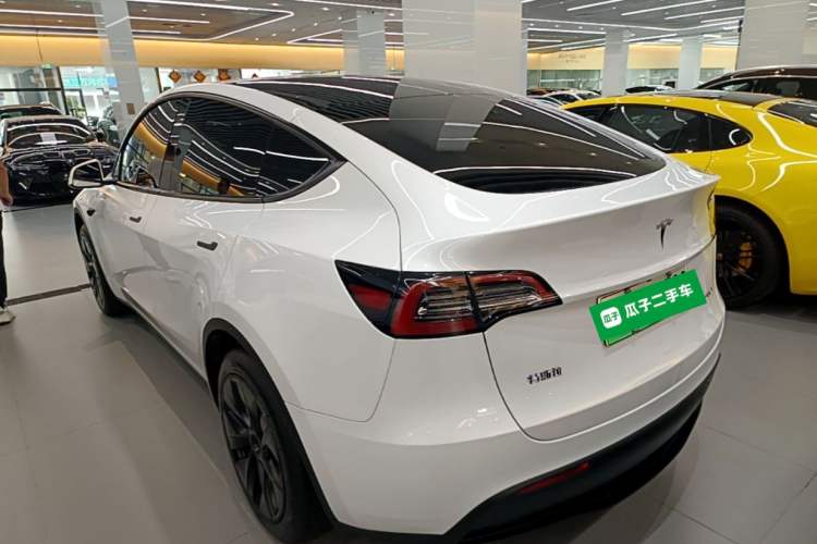 Used Tesla Model Y 2024 Rear-Wheel-Drive Version Rear Left 45 Deg