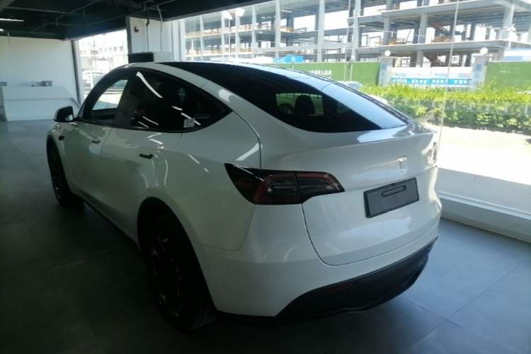 Used Tesla Model Y 2024 Rear-Wheel-Drive Version Rear Left 45 Deg