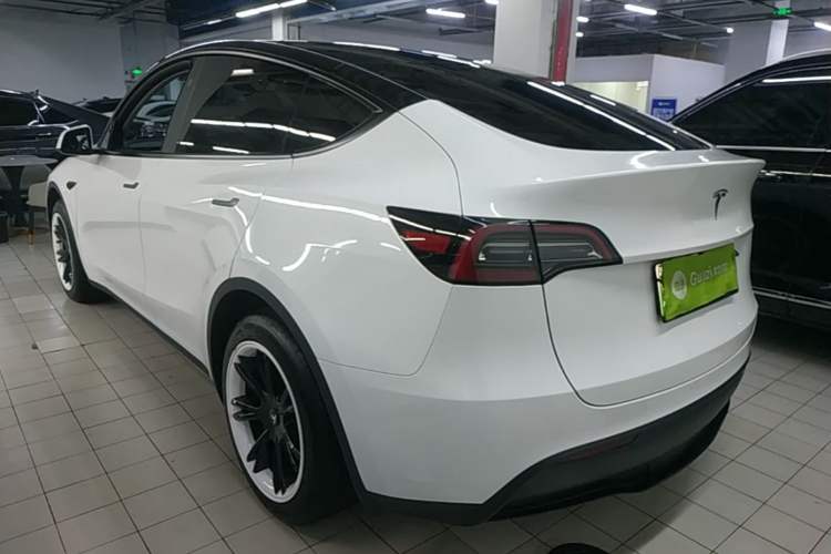 Used Tesla Model Y 2024 Rear-Wheel-Drive Version Rear Left 45 Deg
