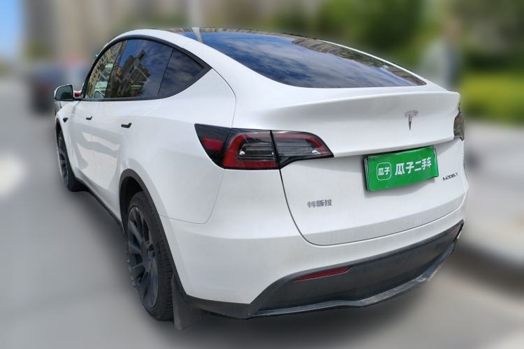 Used Tesla Model Y 2024 Long-Range All-Wheel-Drive Version Rear Left 45 Deg