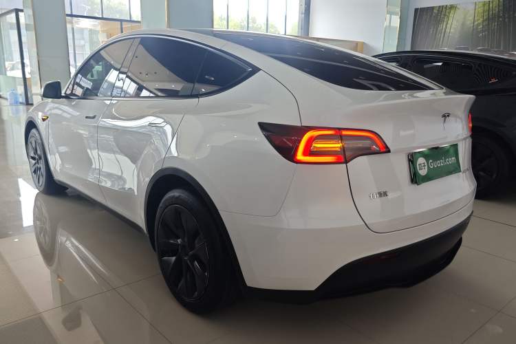 Used Tesla Model Y 2024 Rear-Wheel-Drive Version Rear Left 45 Deg