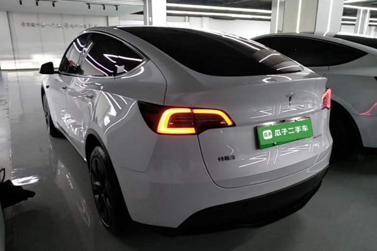 Used Tesla Model Y 2024 Rear-Wheel-Drive Version Rear Left 45 Deg