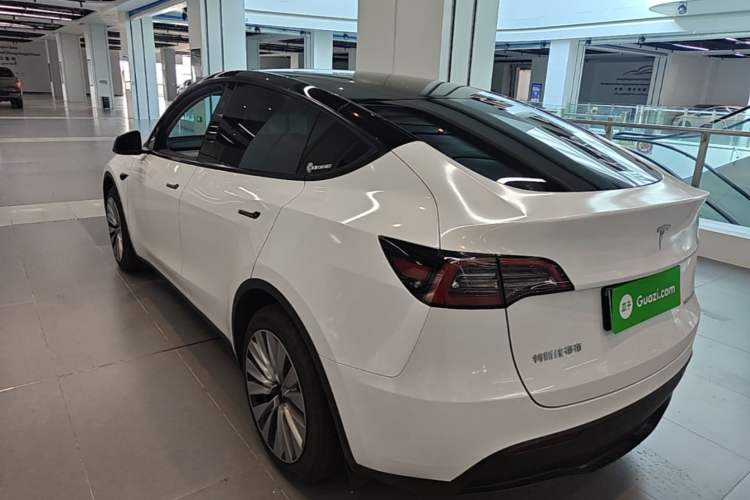 Used Tesla Model Y 2024 Rear-Wheel-Drive Version Rear Left 45 Deg