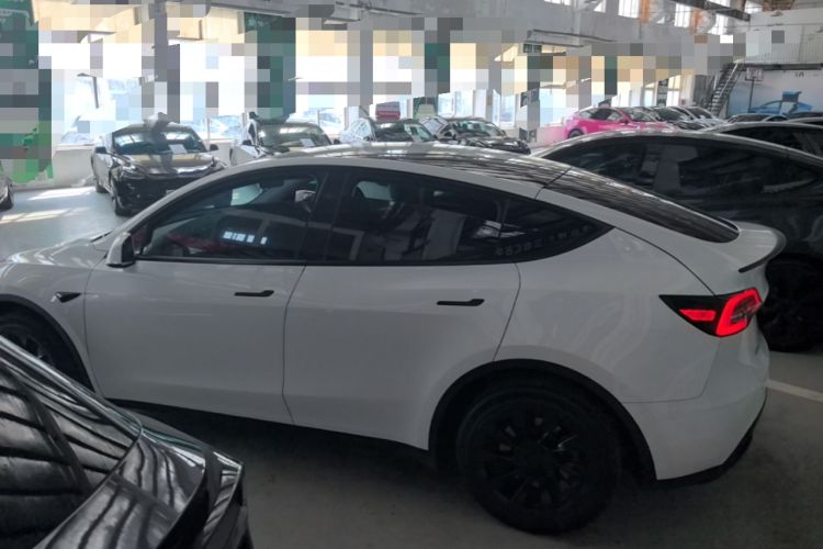 Used Tesla Model Y 2024 Long-Range All-Wheel-Drive Version Rear Left 45 Deg
