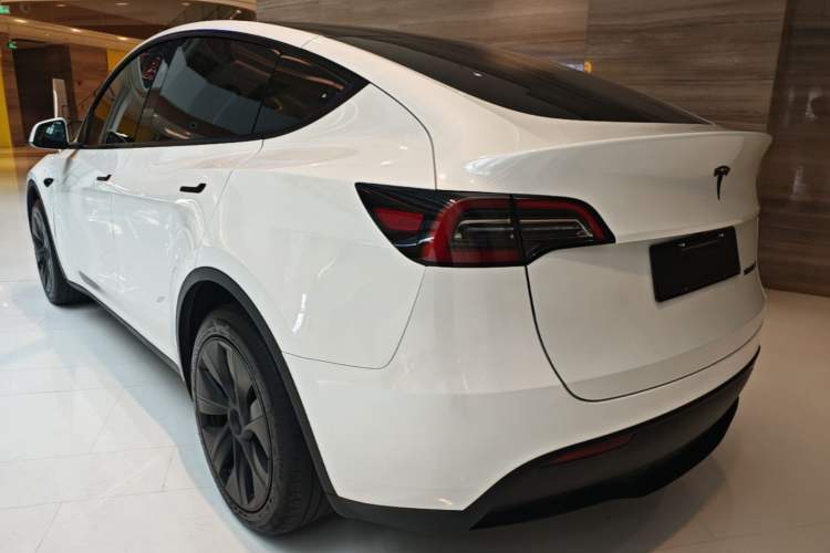 Used Tesla Model Y 2024 Rear-Wheel-Drive Version Rear Left 45 Deg