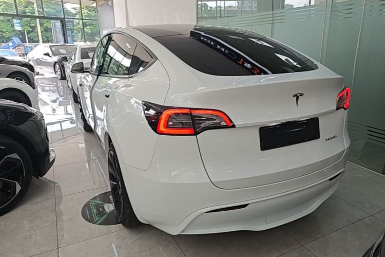 Used Tesla Model Y 2024 Rear-Wheel-Drive Version Rear Left 45 Deg