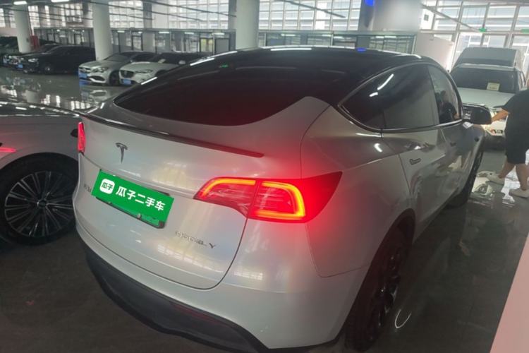 Used Tesla Model Y 2024 Rear-Wheel-Drive Version Rear Right 45 Deg