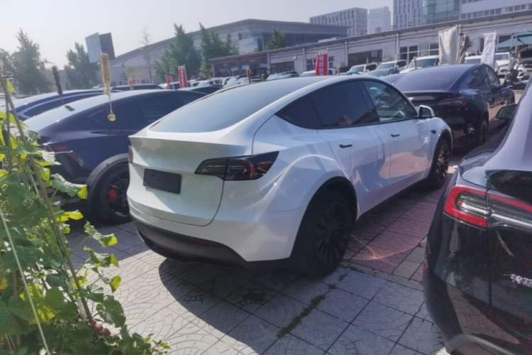 Used Tesla Model Y 2024 Rear-Wheel-Drive Version Rear Right 45 Deg