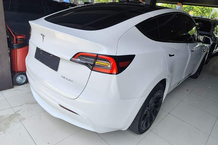 Used Tesla Model Y 2024 Rear-Wheel-Drive Version Rear Right 45 Deg