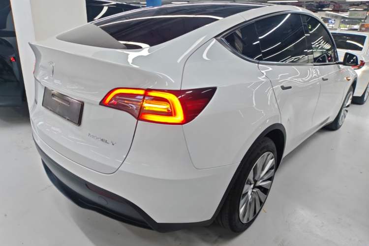 Used Tesla Model Y 2024 Rear-Wheel-Drive Version Rear Right 45 Deg