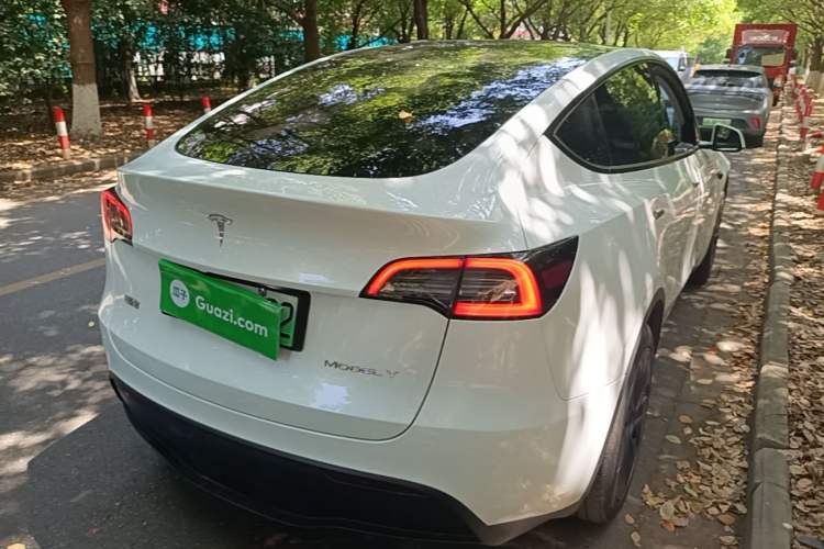 Used Tesla Model Y 2024 Rear-Wheel-Drive Version Rear Right 45 Deg