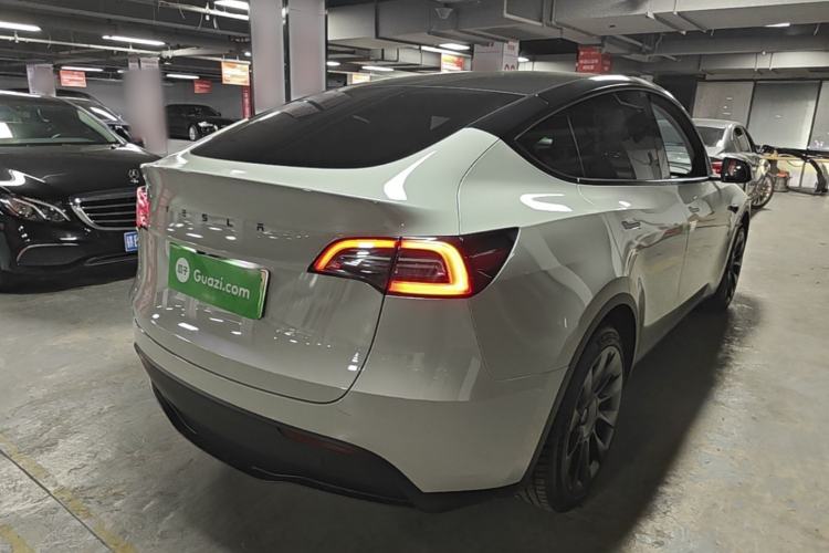 Used Tesla Model Y 2024 Rear-Wheel-Drive Version Rear Right 45 Deg