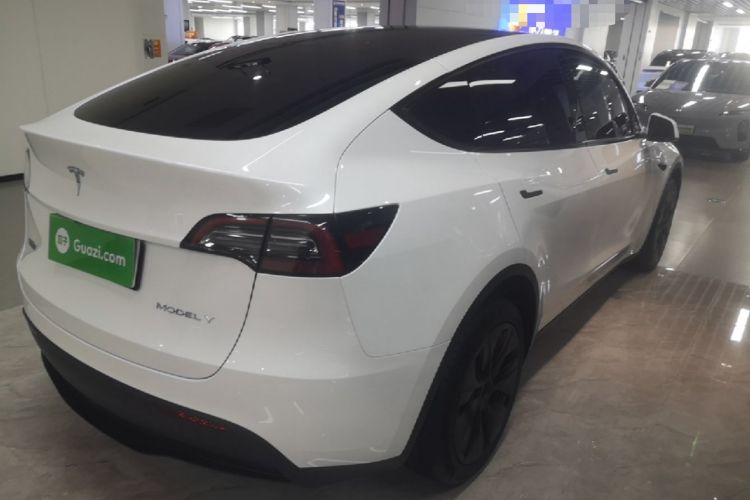 Used Tesla Model Y 2024 Long-Range All-Wheel-Drive Version Rear Right 45 Deg