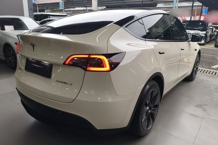 Used Tesla Model Y 2024 Rear-Wheel-Drive Version Rear Right 45 Deg