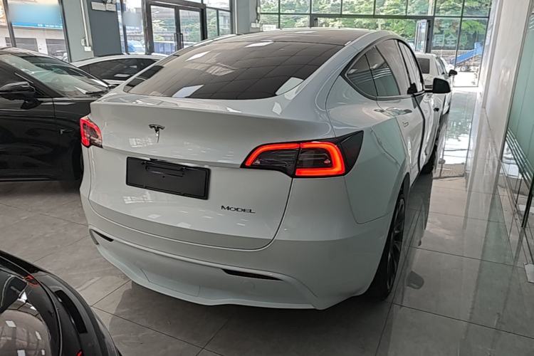 Used Tesla Model Y 2024 Rear-Wheel-Drive Version Rear Right 45 Deg