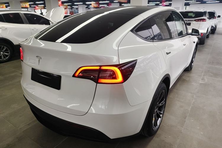 Used Tesla Model Y 2024 Rear-Wheel-Drive Version Rear Right 45 Deg