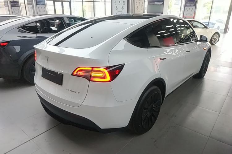 Used Tesla Model Y 2024 Rear-Wheel-Drive Version Rear Right 45 Deg