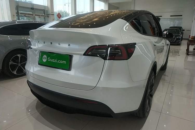 Used Tesla Model Y 2024 Rear-Wheel-Drive Version Rear Right 45 Deg