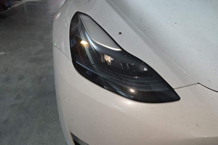 Used Tesla Model Y 2024 Long-Range All-Wheel-Drive Version Right Front Headlight