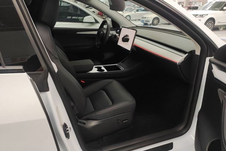 Used Tesla Model Y 2024 Rear-Wheel-Drive Version Right Front Seat