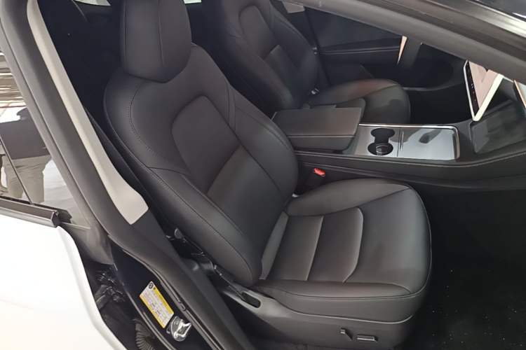 Used Tesla Model Y 2024 Rear-Wheel-Drive Version Right Front Seat