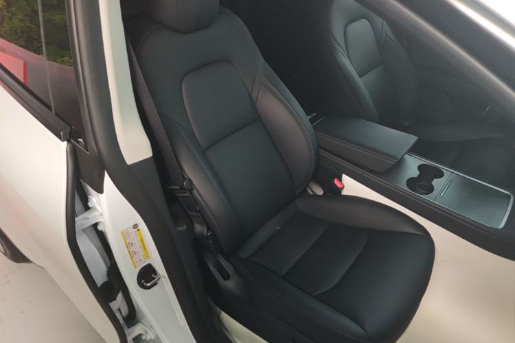 Used Tesla Model Y 2024 Rear-Wheel-Drive Version Right Front Seat